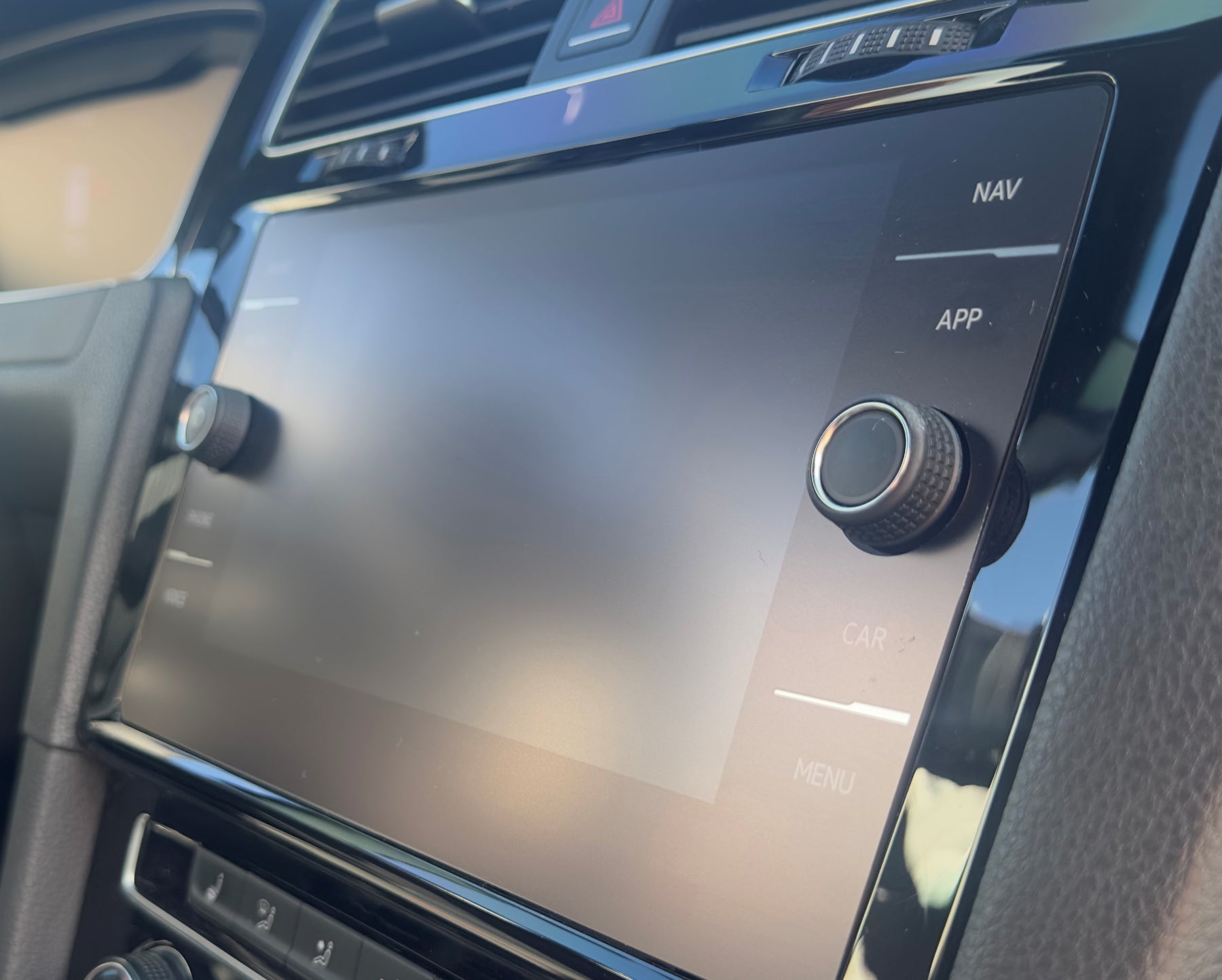 DISPRO Skjermbeskytter Volkswagen Golf 7.5 (2017–2020)